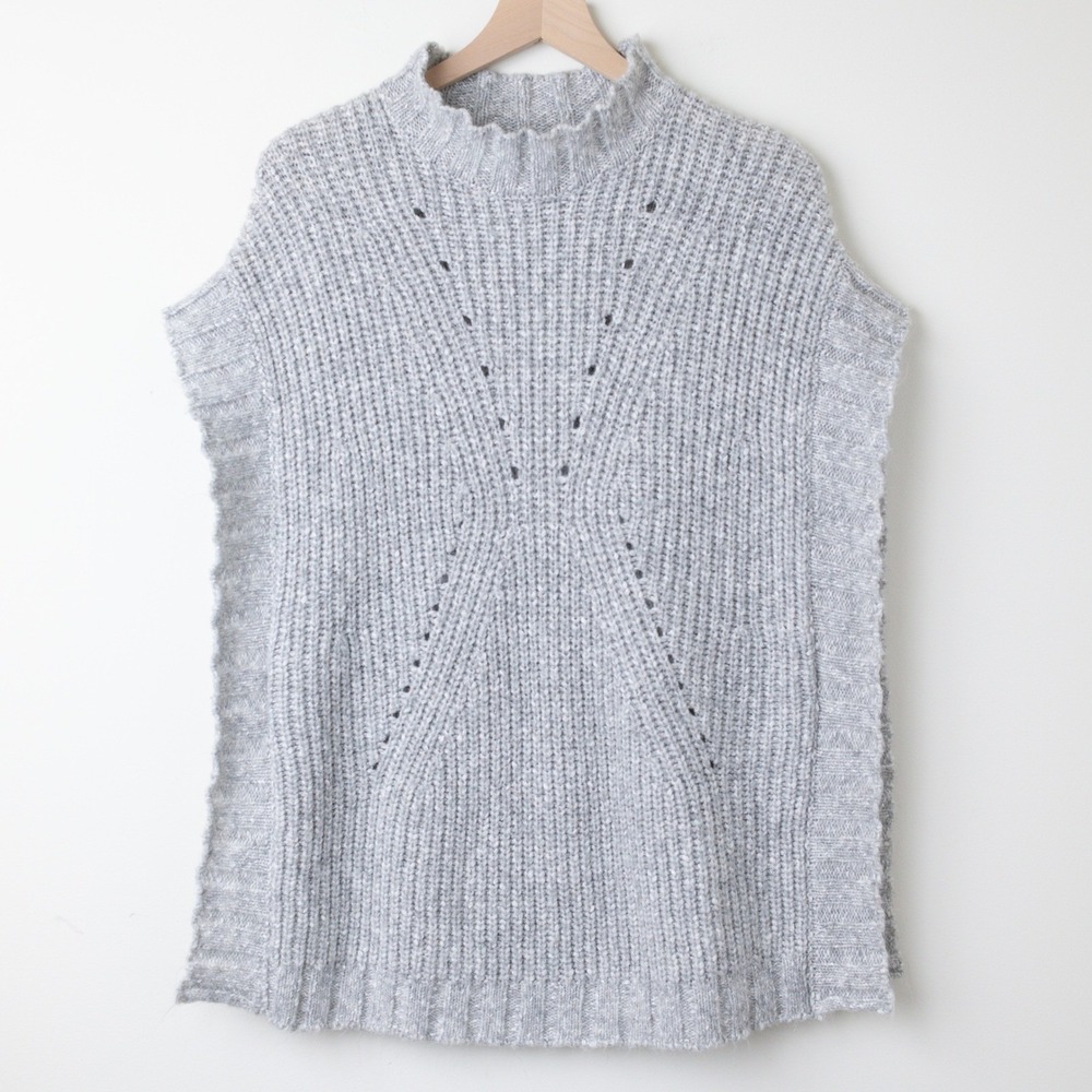 Aerie Mock Neck Knit Poncho Sweater Vest Womens Size M Gray Oversized Cozy